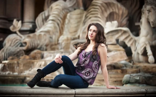 Las Vegas Strip senior portraits senior girl posing in front of the Trevi fountain in Las Vegas